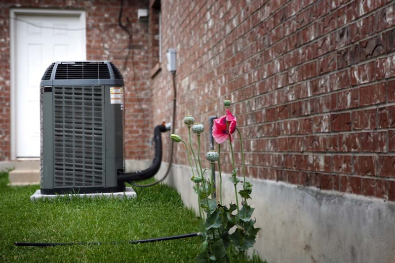 What Is the Difference Between Single-Stage and Variable-Speed ACs? - Outdoor AC Unit.